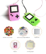 Kit pequeño de beads 5MM para iniciarse en el Pixel Art. Incluye todos los elementos necesarios para crear diseños coloridos y divertidos.